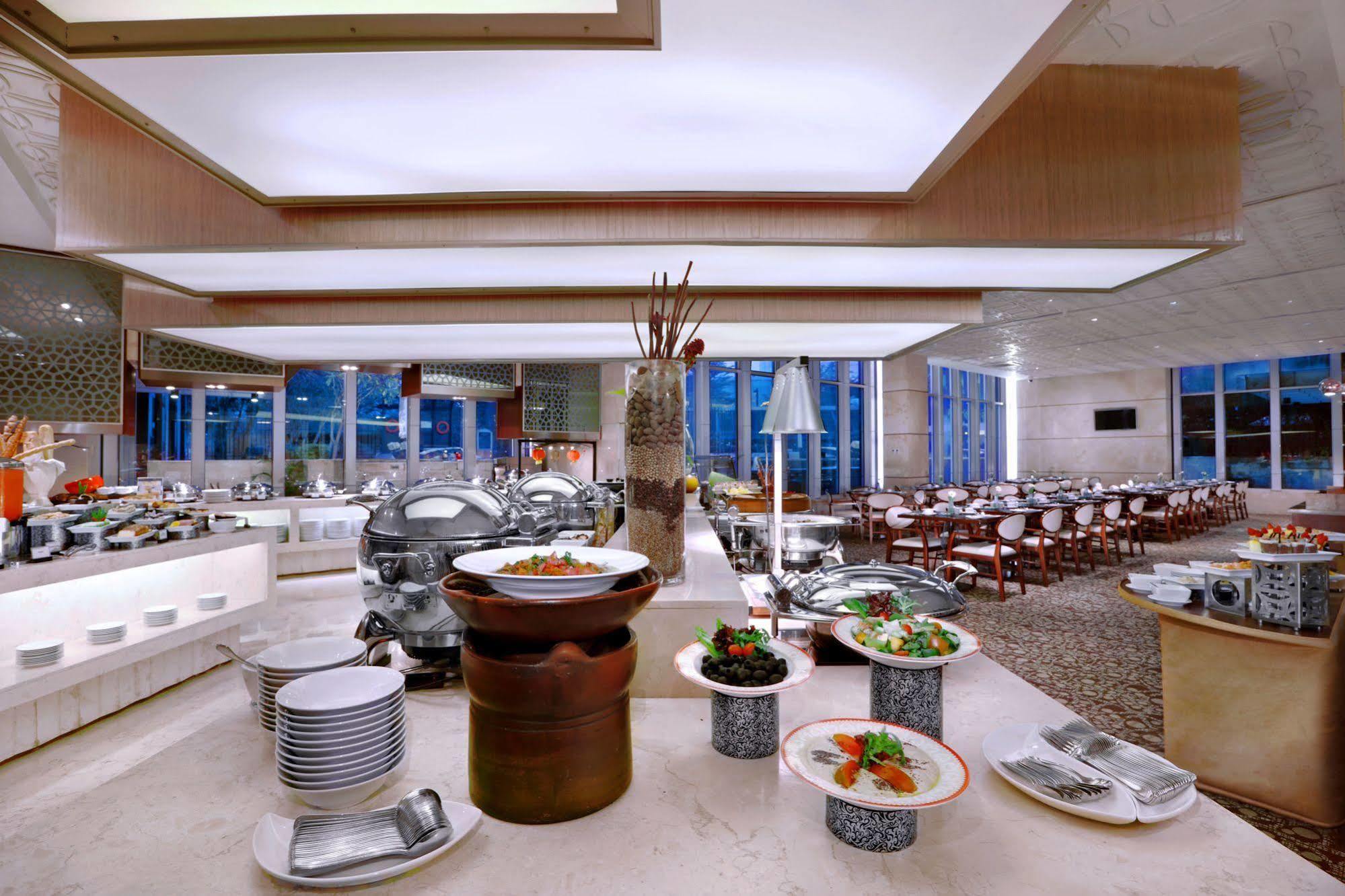 The Grove Suites By Grand Aston Cakarta Dış mekan fotoğraf